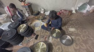 Удивительный процесс переработки пластикового лома для изготовления настенных часов на фабрике