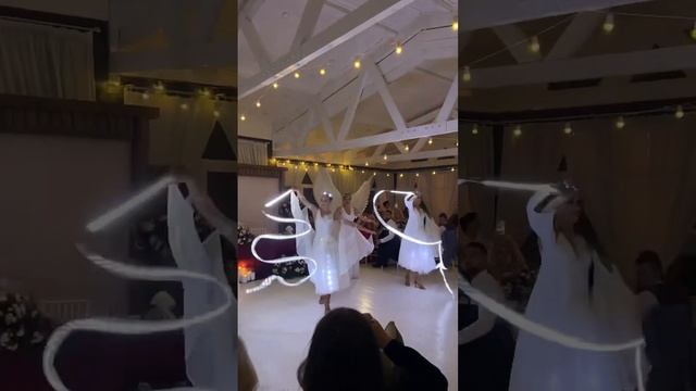 Необыкновенное шоу, где свет и музыка сливаются в искусство. #первыйтанец #световоешоу #шоу