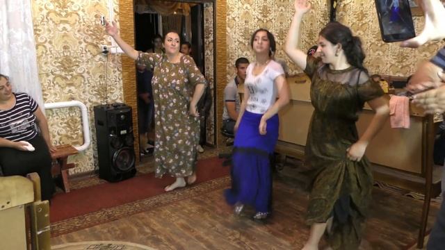 18 ЛЕТ ДЕНЬ РОЖДЕНИЯ РОЯНЫ В БРЯНСКЕ СВАДЕБ цыганские традиции обычаи богатые свадьбы. смотреть онлайн