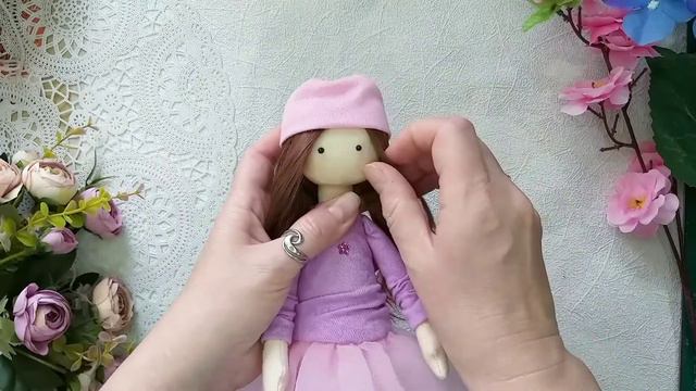Обзор текстильной куколки ручной работы. / Review of handmade textile doll. смотреть онлайн