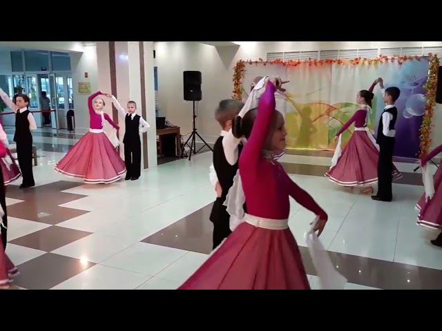 В Арсеньеве прошел праздничный вечер «Мудрой осени счастливые мгновенья!» смотреть онлайн