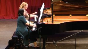 В. Коровицын Под счастливой звездой исп.  Лариса Михайлик; Екатерина Дырина