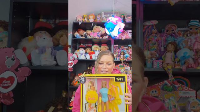 live doll mail unboxing Mia dolls and Barbie,1971 reproduction malibu Barbie смотреть онлайн
