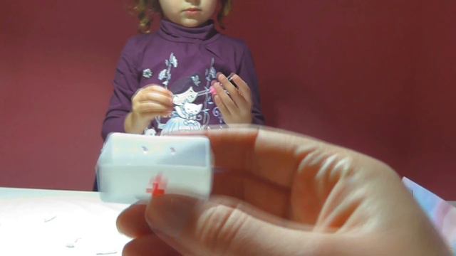 Распаковка новой куклы Аbbie с собачкой и аксессуарами для детей. Детский канал Алиса. смотреть онлайн