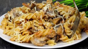 Макароны с грибами и сметаной