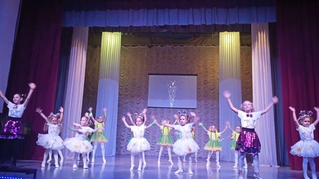 Выступление танцевальной студии "Этуаль" 19.11.2022 года смотреть онлайн