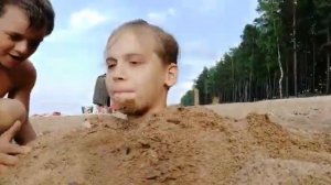 Милана закопали