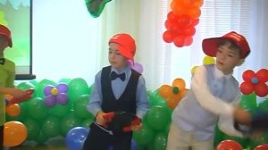 Задорный танец на выпускном в детском саду