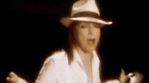 Gloria Estefan - No Llores (Music Video)