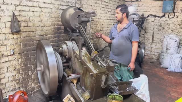 Мощный заводской процесс производства шестигранных болтов