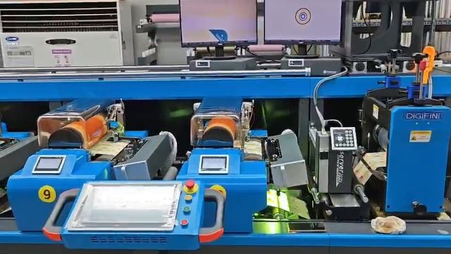 10-красочная машина Hontec в работе на типографии в Китае