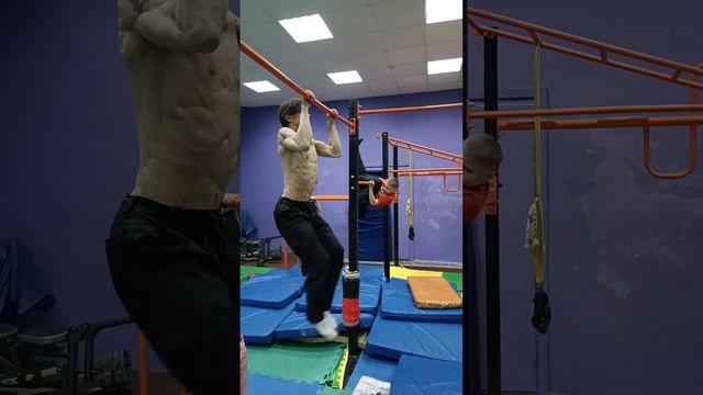 ПодъЁм ПереВоротОм в Упор на ПереКладину, ПодъЁм с ПереВоротОм, ПодъЁм ПереВорот. СКК "Вместе"