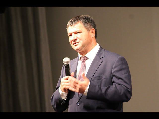 На встрече Андрея Тарасенко с жителями Арсеньева (вопросы губернатору Приморского края) смотреть онлайн