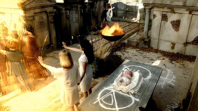 The Originals 1x22 Klaus, Hayley & Elijah go to save the baby смотреть онлайн