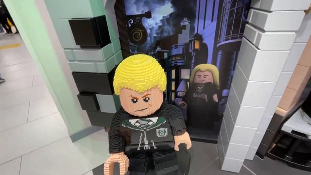 World's Biggest Lego Store - London Leicester Square Visit April 2023 Vlog смотреть онлайн