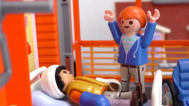 Рома действует на нервы Андрею. Самое назойливое видео | Playmobil истории смотреть онлайн