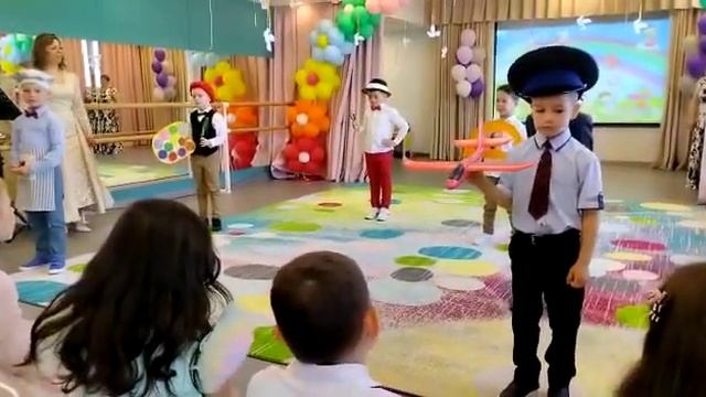 Сценка «Мечтатели» для мальчиков на выпускном в детском саду