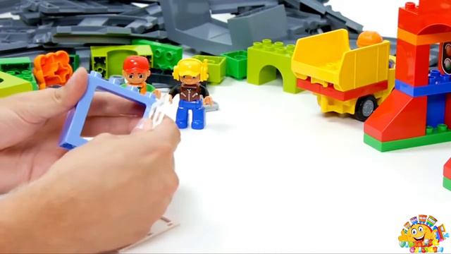 VIDEO FOR KIDS 'Deluxe Train Set' LEGO Duplo Toys 10508 'Большой Поезд' Игрушки ЛЕГО Дупло смотреть онлайн