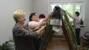 В совете ветеранов Белоярского мастерят масксети, окопные свечи и сухой душ для бойцов СВО