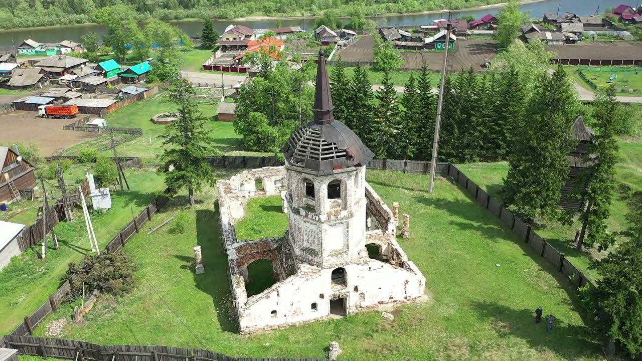 Бельск. Разрушеная Церковь Сретения Господня и сторожевая башня времен Ермака.