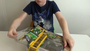 Устину трансформер Бамблби привёз игрушку.Бамблби.Трансформеры