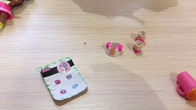 Распаковка Л.О.Л глиттер серия шар-сюрприз L.O.L surprise glitter series обзор куклы лол смотреть онлайн