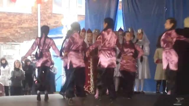 День аула Уляп, танцует ансамбль "Бесленей" смотреть онлайн