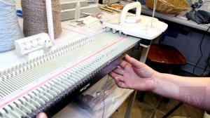 Вязальная машина - трансформер Brother KH 395. Видео обзор от школы вязания Lorraine Woolheart.