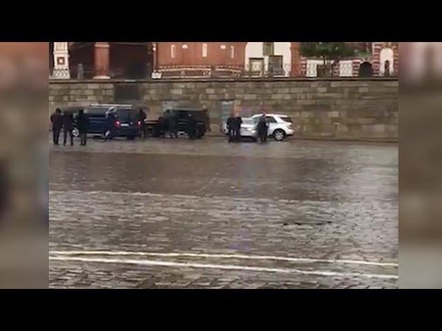 Житель Арсеньева обещал взорвать свое авто перед Кремлем смотреть онлайн