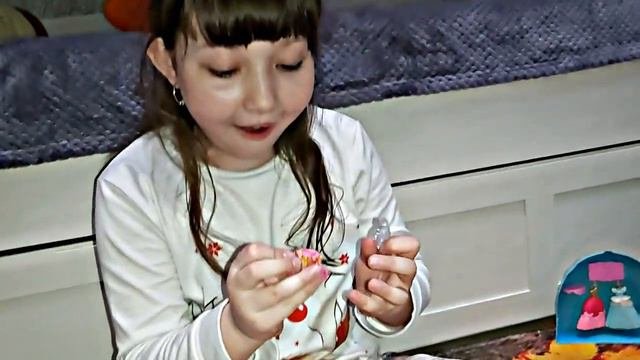 Новая кукла LOL в подарок - Таисия распаковывает новую куклу