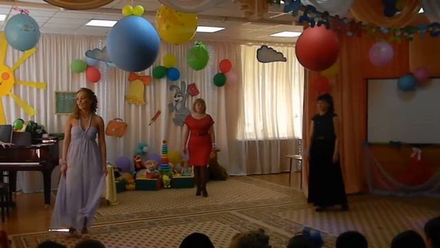 Песня в исполнении любимых воспитателей