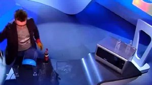 НЕ ПОВТОРЯТЬ! Галилео. Эксперимент. Токи индукции в стекле при СВЧ