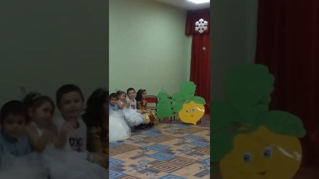 МКДЛУ РАДУГА 1 С НОВЫЙ КОСТЕК НОВЫЙ ГОД СРЕД 2 смотреть онлайн