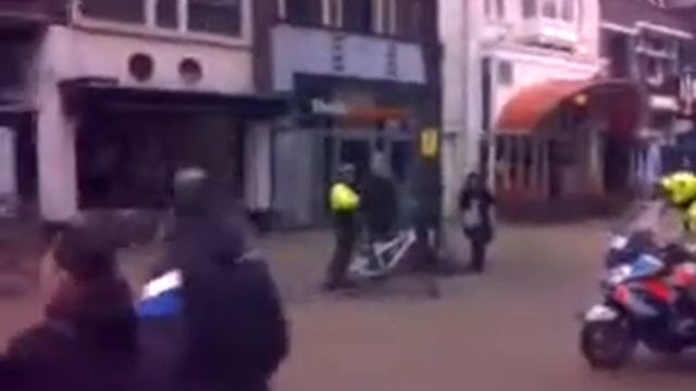 Jerome zimmerman arrest hell doggedly poops flute bird смотреть онлайн