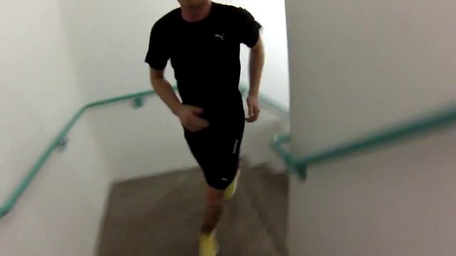 Нико Росберг тренируется на башне в Сепенге. смотреть онлайн