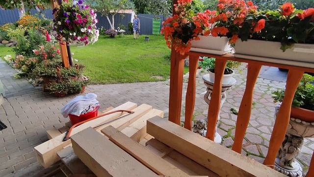 У МАМЫ НОГИ НЕ ХОДЯТ .ТАК И ЖИВЁМ . ВОТ ЧТО ПРОИСХОДИТ СО СТРОЙКОЙ НАВЕСА ВО ДВОРЕ смотреть онлайн