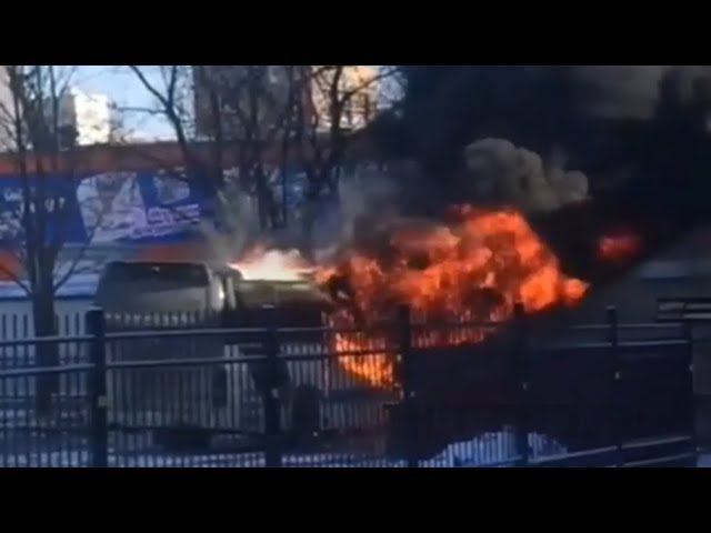 На автовокзале загорелся рейсовый автобус Владивосток-Арсеньев (520) смотреть онлайн