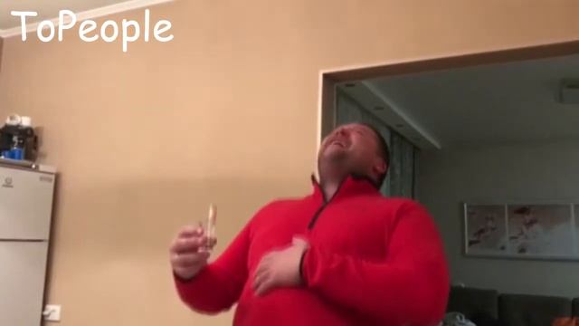 Дмитрий Шилов снимает. Серёга пародирует как смеётся Вова смотреть онлайн