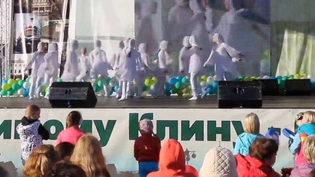 Лети перышко через полюшко!