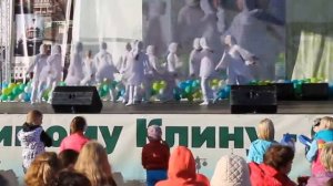 Лети перышко через полюшко!