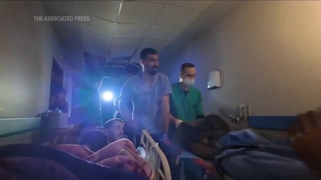 WHO evacuates critical patients from Nasser hospital in Gaza смотреть онлайн