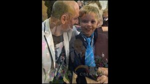 1 сентября: ЗНАМЕНИТОСТИ проводили детей на школьные линейки