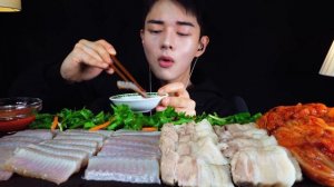 ASMR MUKBANG  강숙성 흑산도홍어회 홍어삼합 한식 하남 맛집 시절 연어회 치킨 일본식 삼겹살 먹방 Fermented Skates KOREAN EATING SOUNDS