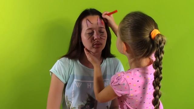 Аквагрим часть 1 Саша красит маму
