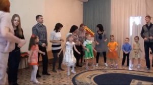 "Тетя Весельчак". Танец с родителями. Д/с № 42 "Пингвинчик", г. Верхняя Салда.