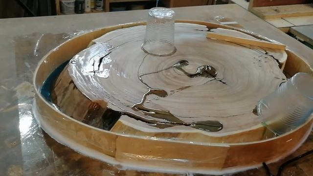 Журнальный стол из спила вяза и эпоксидной смолы. Часть 1