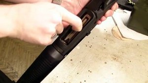 Как зарядить и разрядить ружье Benelli SuperNova