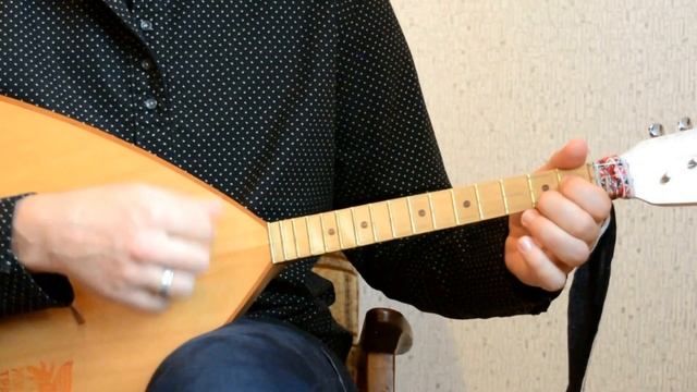 Разборы для балалайки. Донская свадебная песня "А кто ж у нас ранёшенько на дворе?" смотреть онлайн