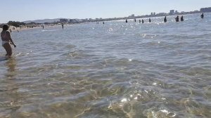 Данил ловит рыбу. Чистейшая вода. Анапа. Море.