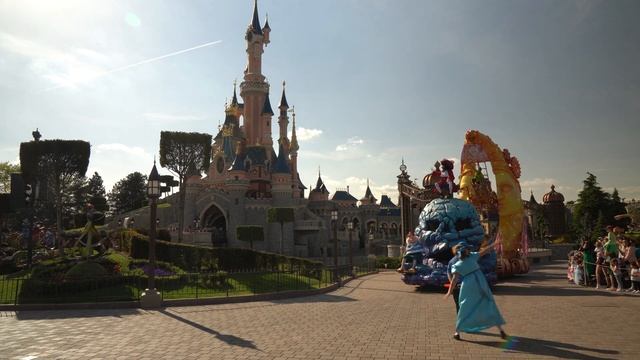 [4K] Disney Stars on Parade | FULL SHOW | Disneyland Paris | May 2022